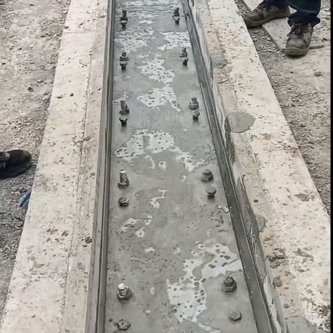 萝北港口码头起重机龙门吊重型机械设备稳固用早强快凝轨道胶泥